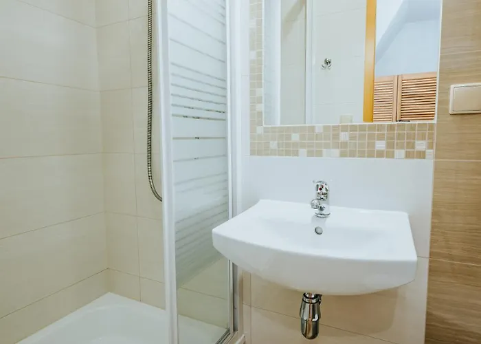 Zacisze Wolny Pokój 3*